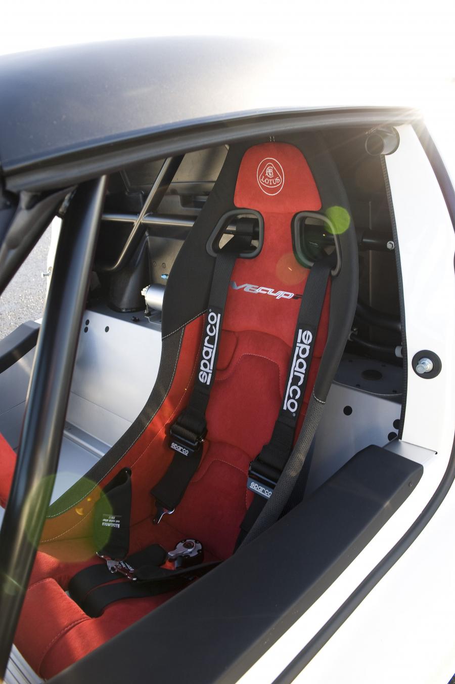  Lotus Exige V6 Cup R 2013 года  (фото 11 из 37)